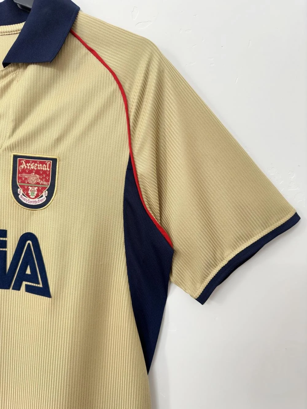Arsenal Retro  Away Football Shirt 2001/2002