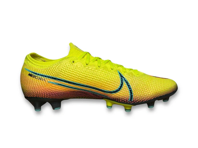 Mercurial Vapor 13 AG PRO Football Shoes